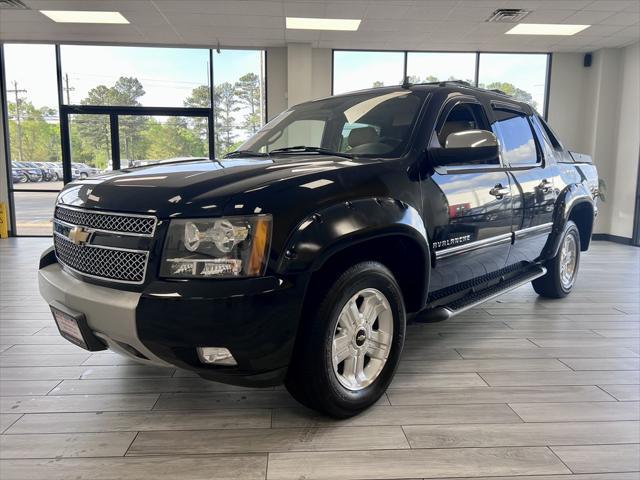 used 2011 Chevrolet Avalanche car, priced at $18,995