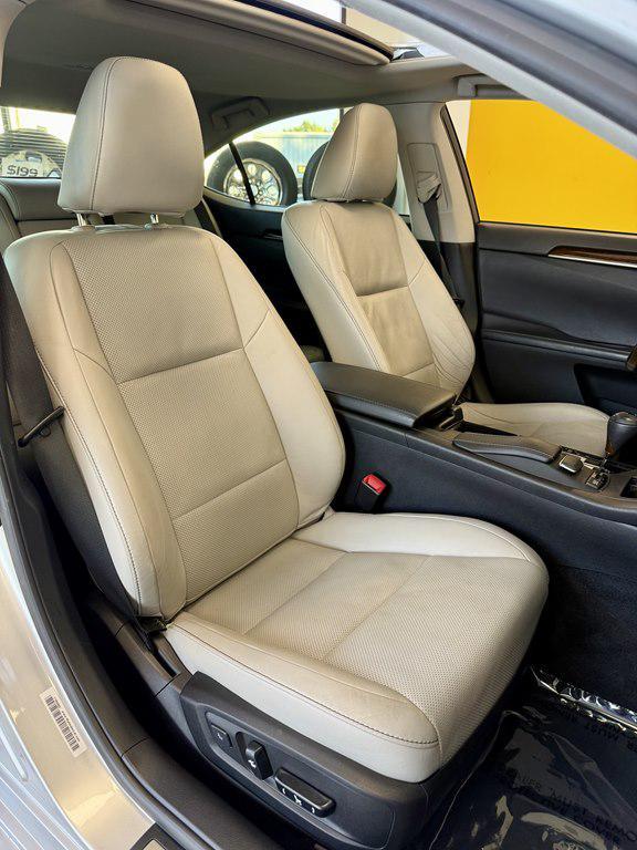 used 2013 Lexus ES 350 car, priced at $22,995