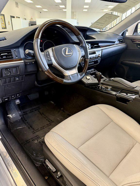 used 2013 Lexus ES 350 car, priced at $22,995