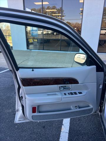 used 2005 Mercury Grand Marquis car, priced at $9,995