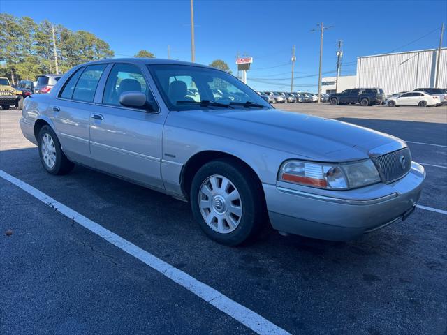 used 2005 Mercury Grand Marquis car, priced at $9,995