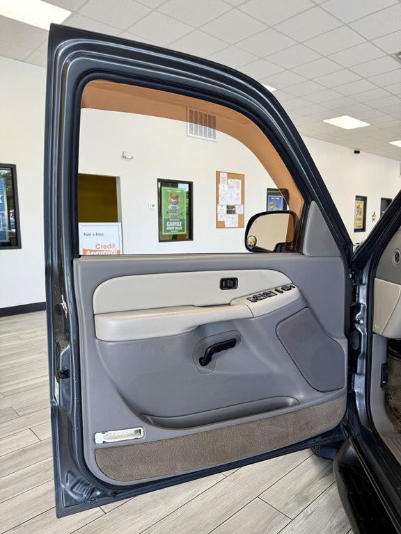used 2002 GMC Yukon car, priced at $7,995