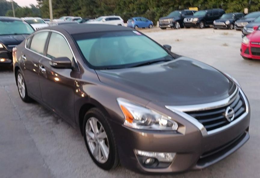 used 2013 Nissan Altima car, priced at $14,995