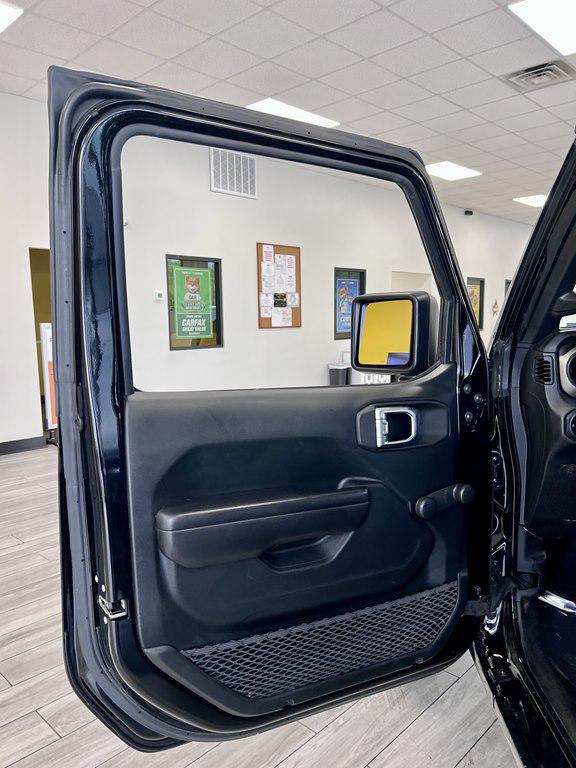 used 2021 Jeep Wrangler Unlimited car, priced at $27,995