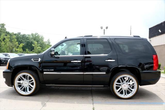 used 2013 Cadillac Escalade car, priced at $24,895