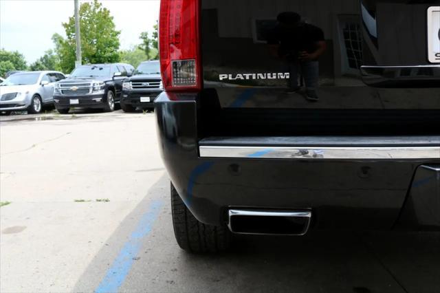used 2013 Cadillac Escalade car, priced at $24,895