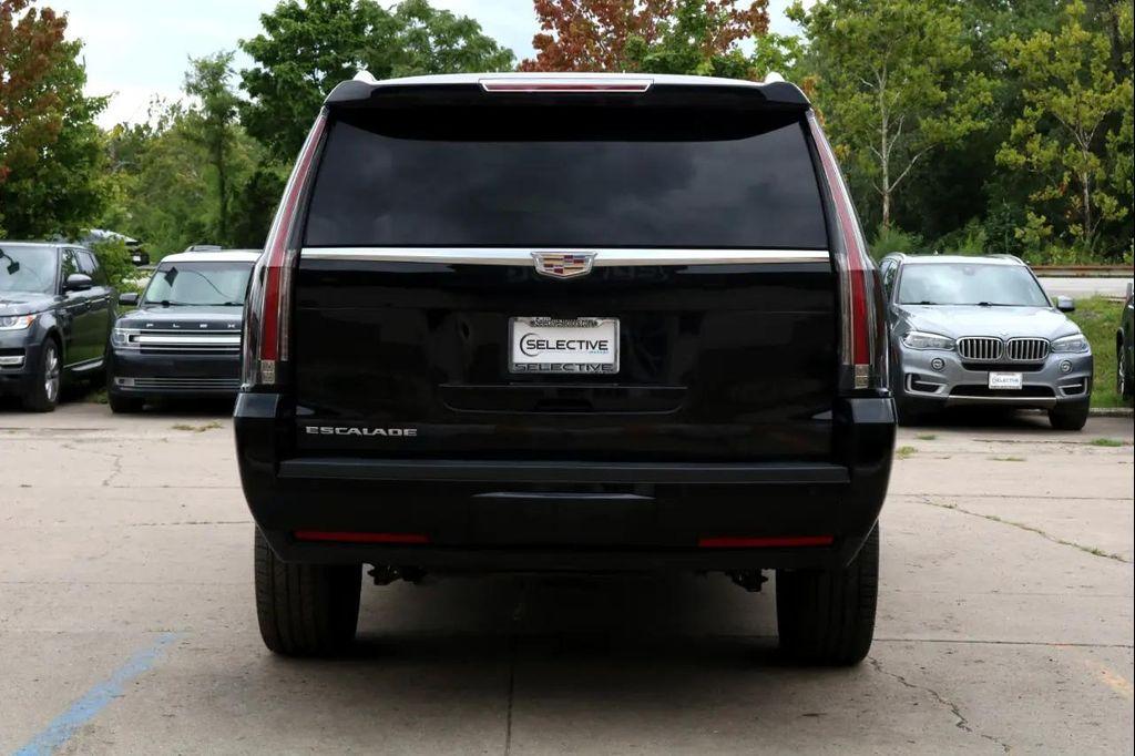 used 2020 Cadillac Escalade ESV car, priced at $40,995