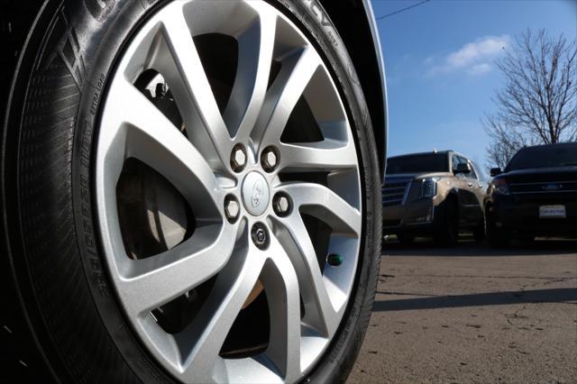 used 2018 Land Rover Discovery car, priced at $21,500