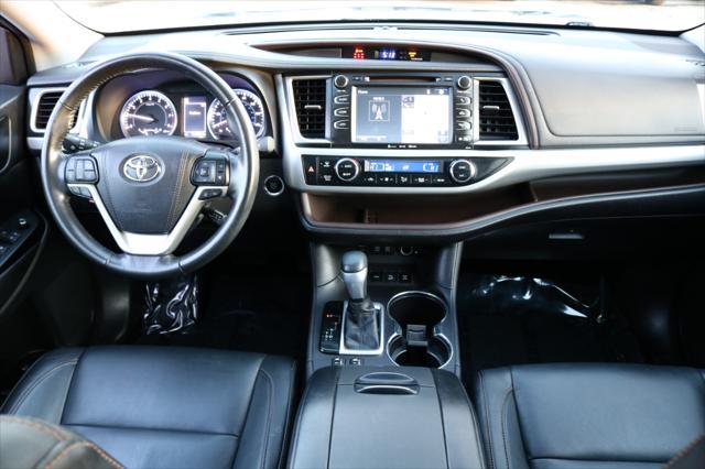 used 2018 Toyota Highlander car, priced at $26,995