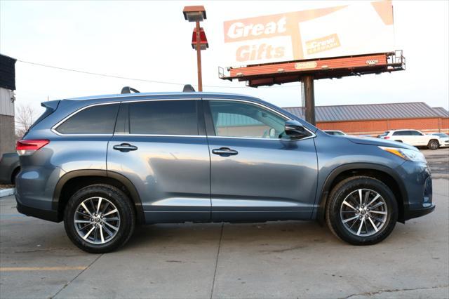 used 2018 Toyota Highlander car, priced at $26,995