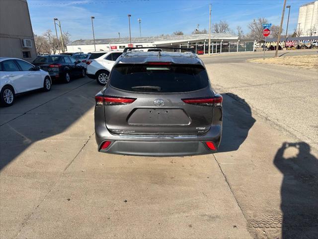 used 2022 Toyota Highlander car, priced at $36,995