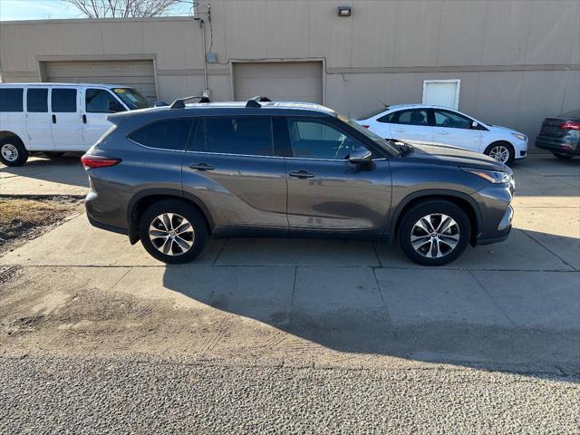 used 2022 Toyota Highlander car, priced at $36,995