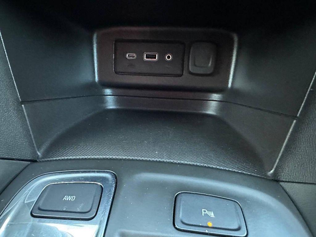 used 2022 Chevrolet Equinox car, priced at $23,995