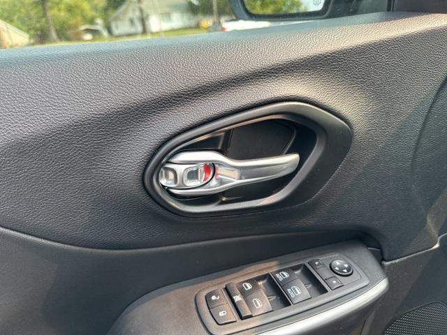 used 2022 Jeep Cherokee car, priced at $19,847