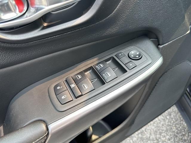 used 2022 Jeep Cherokee car, priced at $19,847