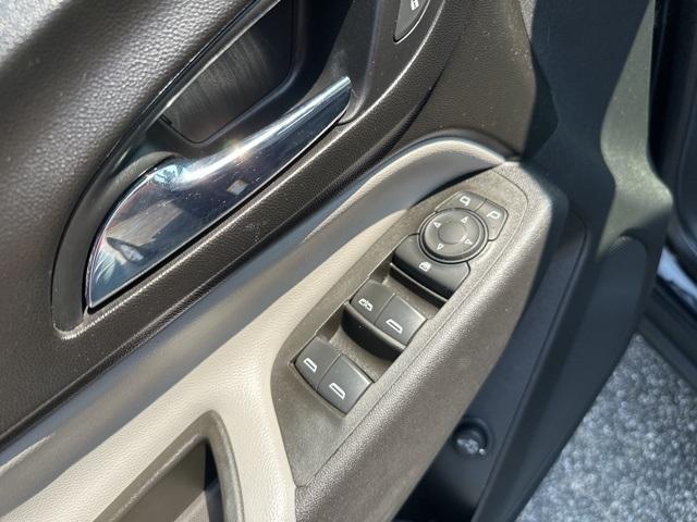 used 2021 Chevrolet Equinox car, priced at $18,255