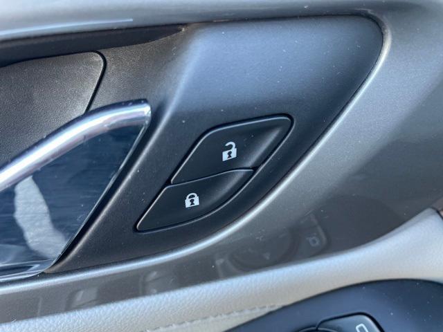 used 2018 Chevrolet Traverse car, priced at $12,906