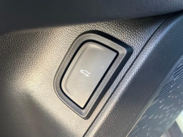 used 2025 Chevrolet Equinox car, priced at $30,987