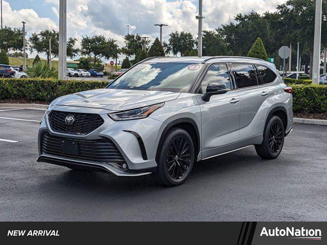 used 2023 Toyota Highlander car, priced at $38,998