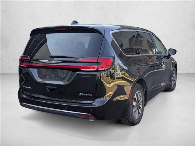 used 2024 Chrysler Pacifica Hybrid car, priced at $28,399