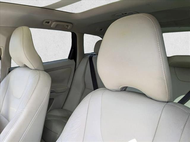used 2015 Volvo XC60 car, priced at $9,899