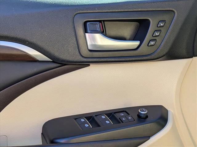 used 2016 Toyota Highlander car, priced at $18,499