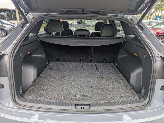 used 2022 Volkswagen Atlas Cross Sport car, priced at $21,498