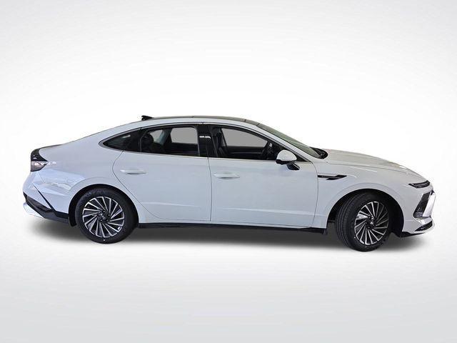 new 2025 Hyundai Sonata Hybrid car, priced at $38,638