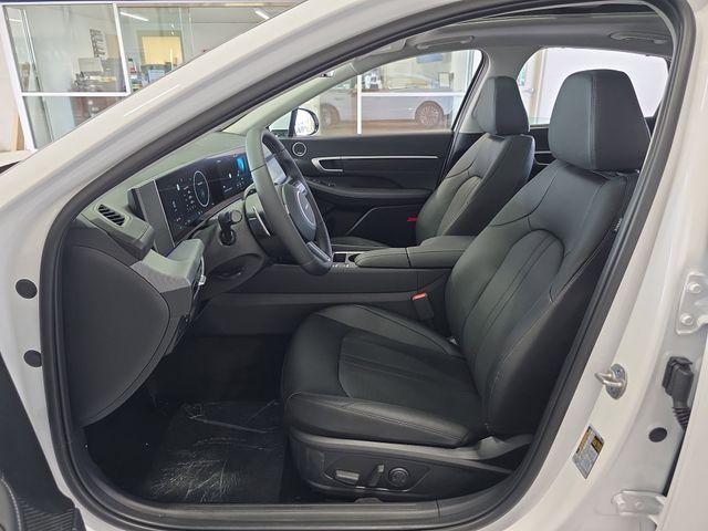 new 2025 Hyundai Sonata Hybrid car, priced at $38,638
