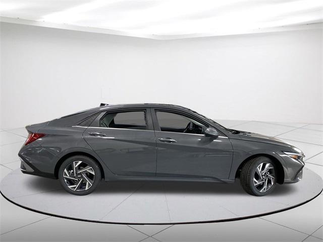 new 2025 Hyundai Elantra car, priced at $26,979