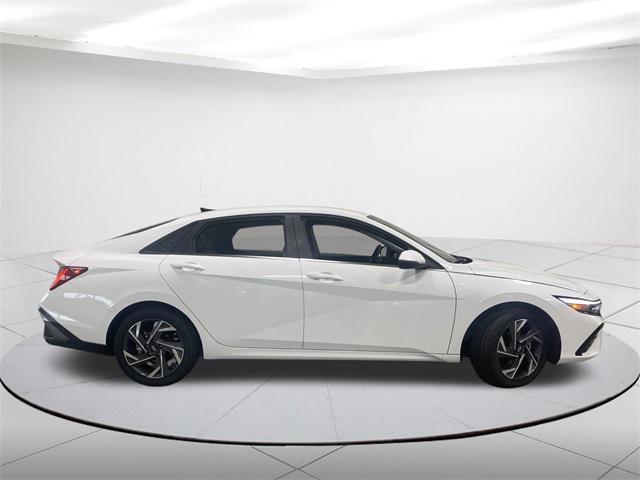 new 2025 Hyundai Elantra car, priced at $27,430