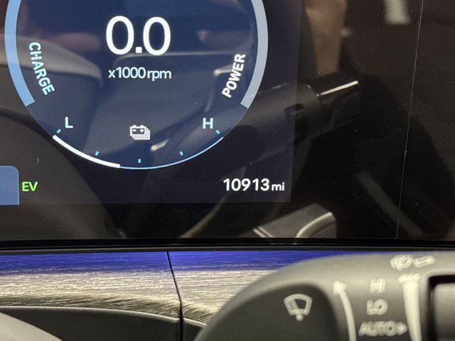 used 2024 Hyundai SANTA FE HEV car, priced at $38,895