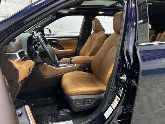 used 2021 Toyota Highlander car, priced at $39,998