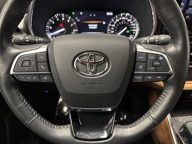 used 2021 Toyota Highlander car, priced at $39,998