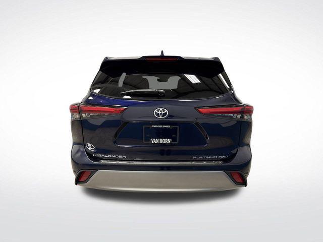 used 2021 Toyota Highlander car, priced at $39,998