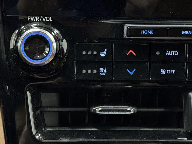 used 2021 Toyota Highlander car, priced at $39,998