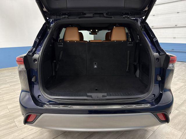 used 2021 Toyota Highlander car, priced at $39,998