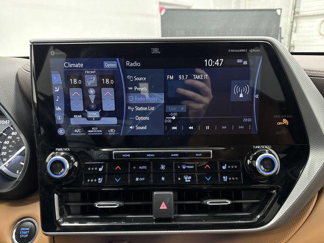 used 2021 Toyota Highlander car, priced at $39,998