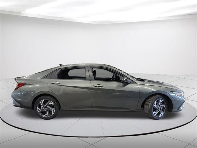 new 2025 Hyundai Elantra car, priced at $23,687