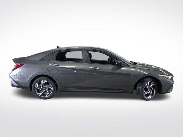 new 2025 Hyundai Elantra car, priced at $23,256