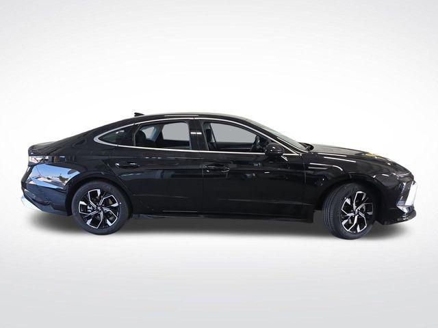 new 2025 Hyundai Sonata car, priced at $29,782