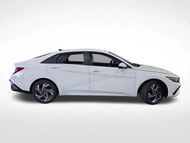 new 2025 Hyundai Elantra car, priced at $30,554