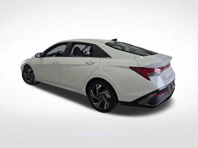 new 2025 Hyundai Elantra car, priced at $30,554