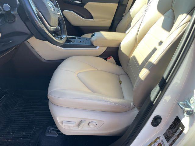 used 2021 Toyota Highlander car, priced at $32,885