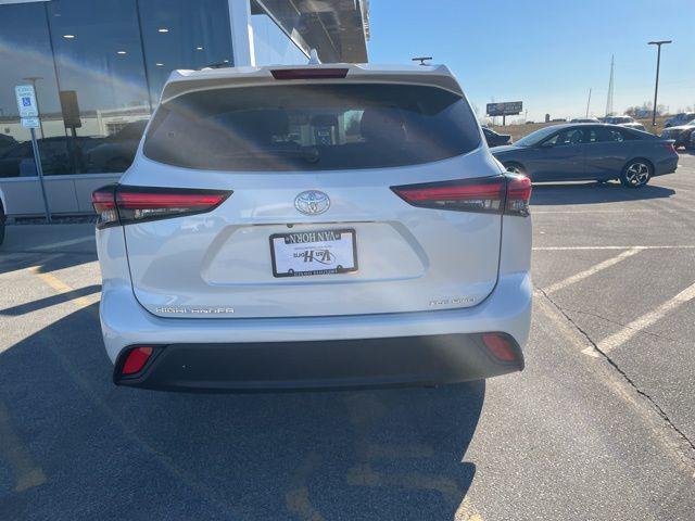 used 2021 Toyota Highlander car, priced at $32,885