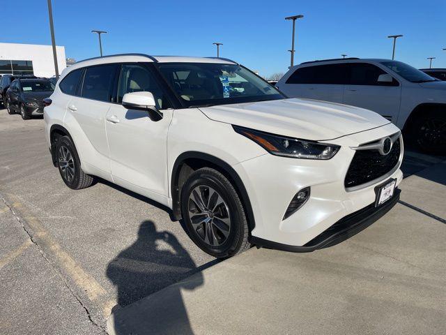 used 2021 Toyota Highlander car, priced at $32,885