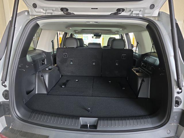 new 2025 Hyundai Santa Fe car, priced at $40,124