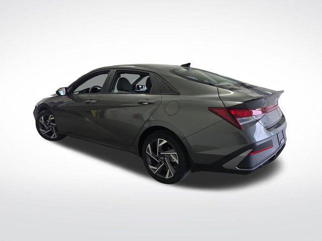 new 2025 Hyundai Elantra car, priced at $23,256