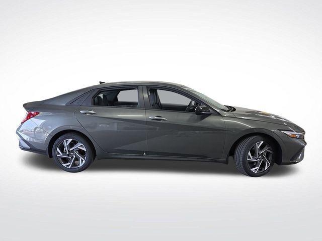 new 2025 Hyundai Elantra car, priced at $23,256