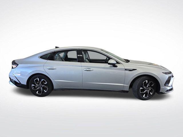 new 2025 Hyundai Sonata car, priced at $29,794